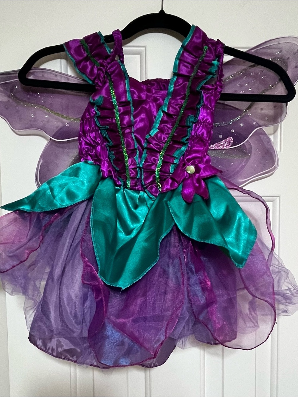 girls fairy costume with wings Purple and Green . Halloween costume size 2-3T